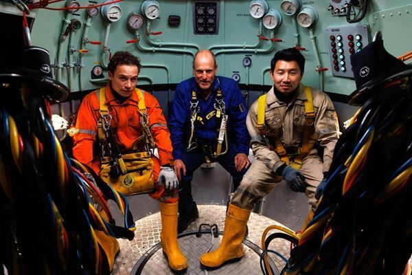 ウディ・ハレルソン「脚本も読まず、出演を決めた」映画『ラスト・ブレス』キャスト3ショットインタビュー