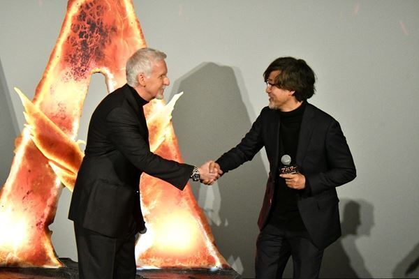 『アバター』最新作でジェームズ・キャメロン監督が3年ぶりに来日！ 大ファンの宮世琉弥＆山崎貴も登壇