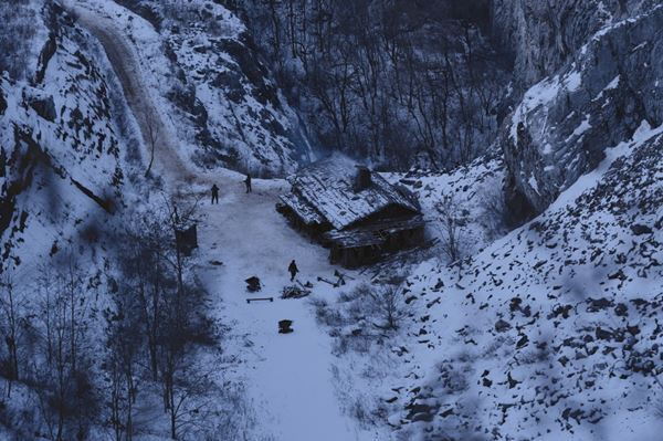 ヒョンビン主演『ハルビン』CGではなくリアルを追求したメイキング映像公開「グリーンバックの前で撮りたくなかった」