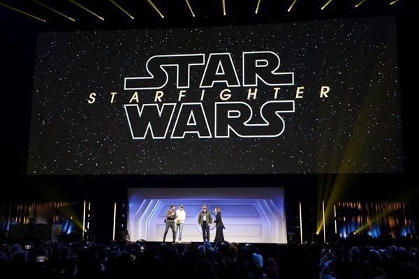 『スター・ウォーズ』ライアン・ゴズリング主演で新作映画を製作 『スカイウォーカーの夜明け』から数年後を描く新しい物語