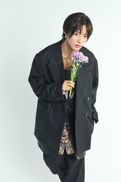 IMP.佐藤新が考える“自分らしさ”「今は頑張って大人になろうとしている最中」