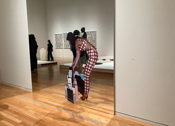 【展示レポート】『LOVE ファッション−私を着がえるとき』　ファッション×アート×文学から、私たち人間の「装うこと」への願望や情熱を考察する