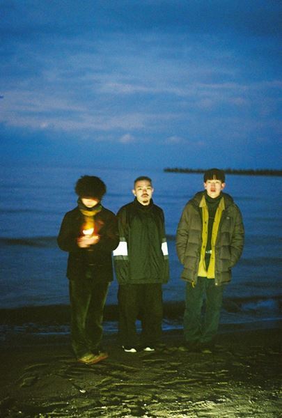 3ピースバンド・タデクイ、デジタル・シングル「レッテル」「現実」「灯台」の3作品を3週連続リリース