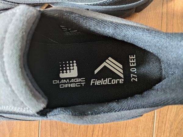 ワークマン、汚れラク落ち！「最強撥水シューズ」がすごかった！　めちゃ軽くて歩きやすい！