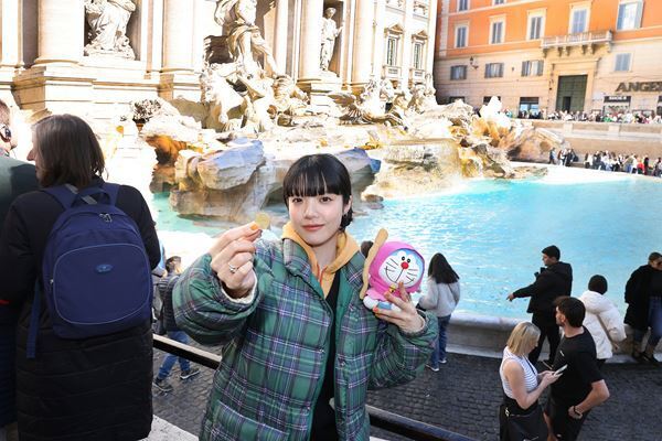 あいみょんとドラえもんがイタリアで名所巡り！ 『のび太の絵世界物語』キャンペーンレポート