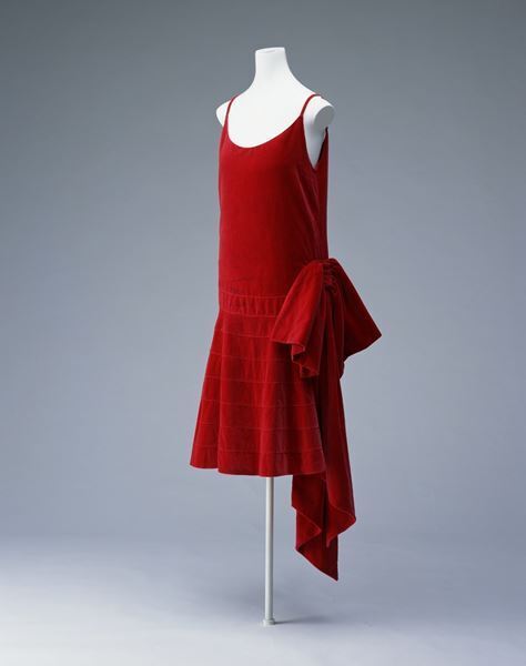 『アール・デコとモード』三菱一号館美術館で　1920年代のドレス、絵画、版画、工芸品や資料など約310点で現代にも影響を与え続ける100年前の「モード」を紐解く