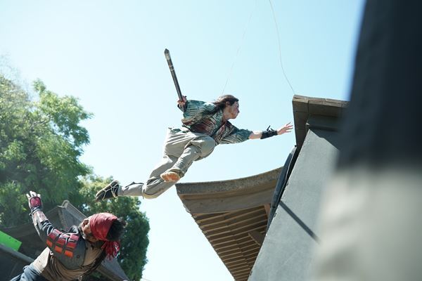 入江悠監督が『室町無頼』に込めた想い 新規写真＆メイキングカットも公開