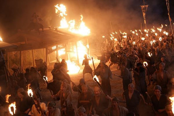 入江悠監督が『室町無頼』に込めた想い 新規写真＆メイキングカットも公開