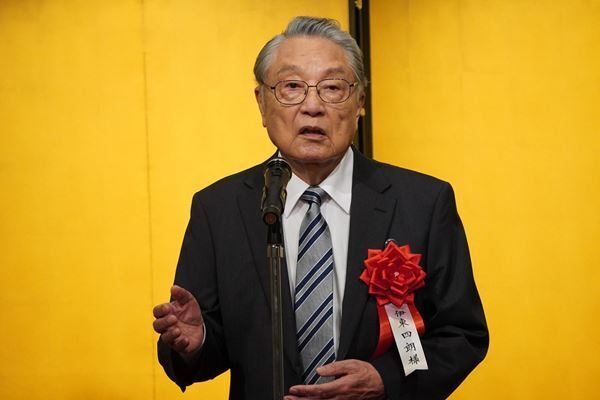 【第50回菊田一夫演劇賞】大賞の栗山民也「ひとつひとつの言葉に勇気をもらった」明日海りお、長澤まさみ、甲斐翔真、伊東四朗ら豪華な顔ぶれ