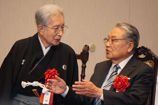 【第50回菊田一夫演劇賞】大賞の栗山民也「ひとつひとつの言葉に勇気をもらった」明日海りお、長澤まさみ、甲斐翔真、伊東四朗ら豪華な顔ぶれ