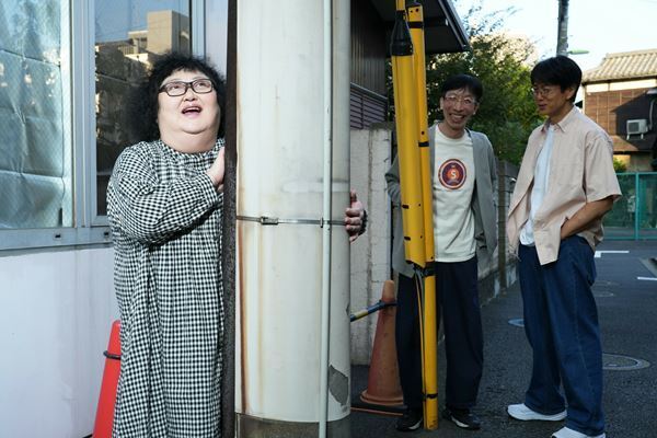 小松和重×平田敦子×久ヶ沢徹　「サモ・アリナンズ」最後の本公演、最新版『蹂躙さん』の見どころと思い出と