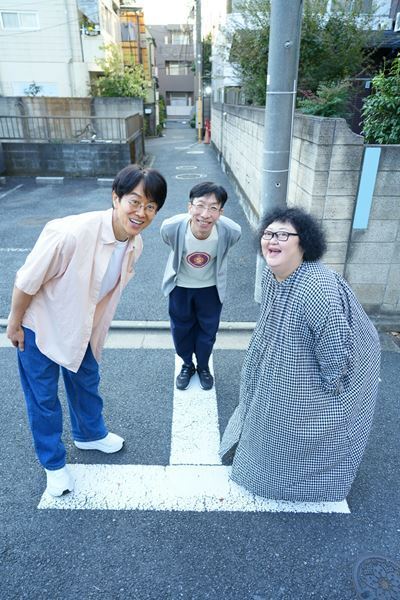 小松和重×平田敦子×久ヶ沢徹　「サモ・アリナンズ」最後の本公演、最新版『蹂躙さん』の見どころと思い出と