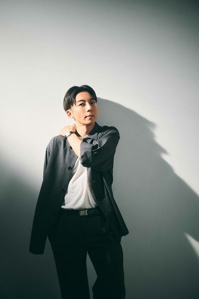 高橋一生が今、思うこと「世間のイメージに逆らい続けることが、消費に抗う最善の方法」