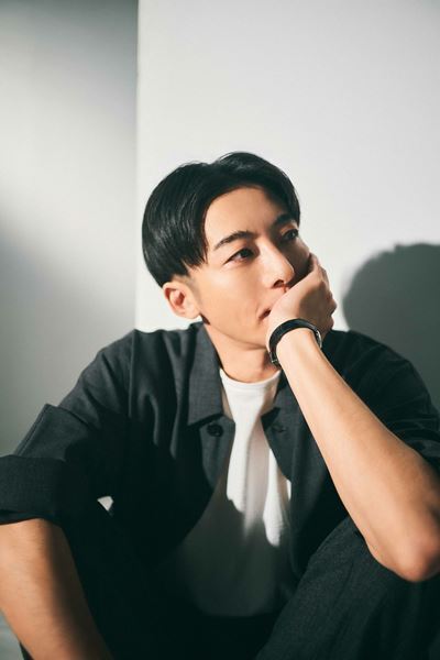 高橋一生が今、思うこと「世間のイメージに逆らい続けることが、消費に抗う最善の方法」