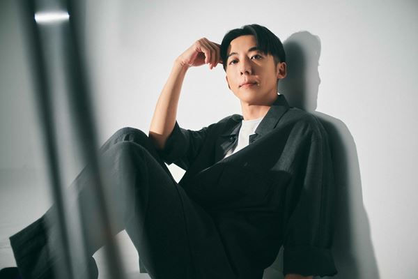 高橋一生が今、思うこと「世間のイメージに逆らい続けることが、消費に抗う最善の方法」