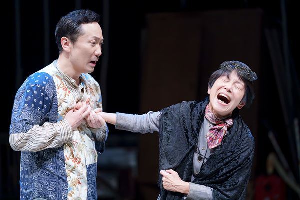 まつもと市民芸術館プロデュース『チェーホフを待ちながら』ゲネプロレポート到着　土田英生の潤色でクスリと笑えてクセになる作品に