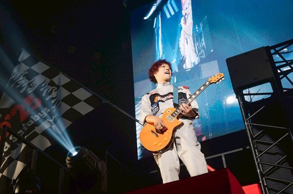 04 Limited Sazabysのスペシャルワンマン『YON EXPO』4年ぶりに開催！今回はカーレースをテーマに大円団の２日目をレポート「一緒にこの人生、まだまだ先に進んでいきましょう」