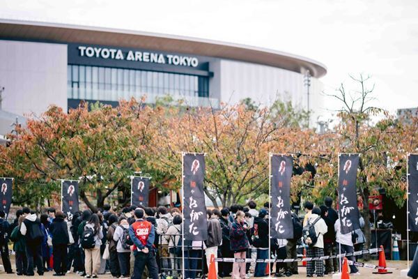 04 Limited Sazabysのスペシャルワンマン『YON EXPO』4年ぶりに開催！今回はカーレースをテーマに大円団の２日目をレポート「一緒にこの人生、まだまだ先に進んでいきましょう」