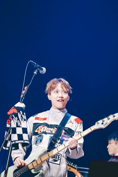 04 Limited Sazabysのスペシャルワンマン『YON EXPO』4年ぶりに開催！今回はカーレースをテーマに大円団の２日目をレポート「一緒にこの人生、まだまだ先に進んでいきましょう」