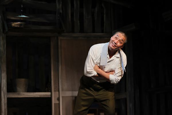 初演から31年目の夏、松角洋平×瀬戸さおり出演の『父と暮せば』舞台写真＆コメントが到着