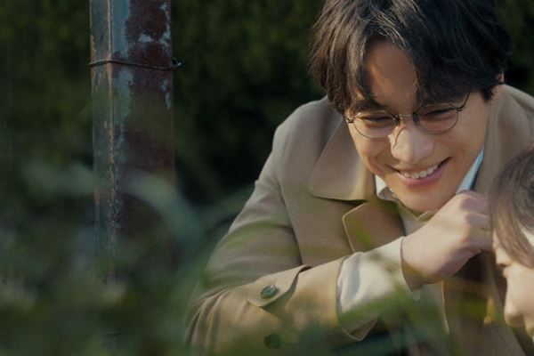 スピッツの名曲を原案にした恋愛映画『楓』が12月公開　行定勲監督がラブストーリーを撮り続ける理由とは？