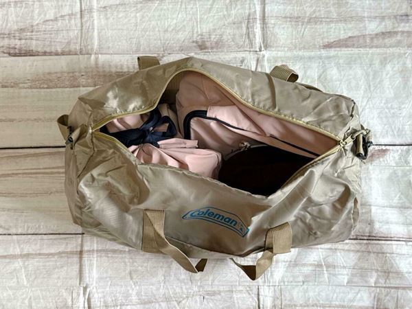 Coleman、配色がステキな「ボストンバッグ」が付録で登場！ 2WAY仕様で1泊分の荷物も余裕な大容量サイズ♪