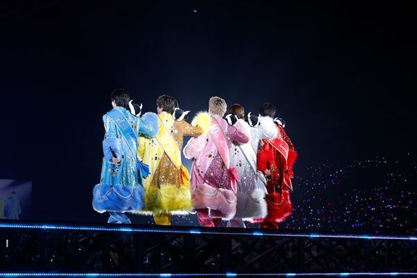 M!LK 愛と決意を伝えたアリーナツアーを完走「今のこの5人が大好きです」10th Anniversary M!LK AREANA TOUR 2024『I CAN DRINK!』ライブレポート