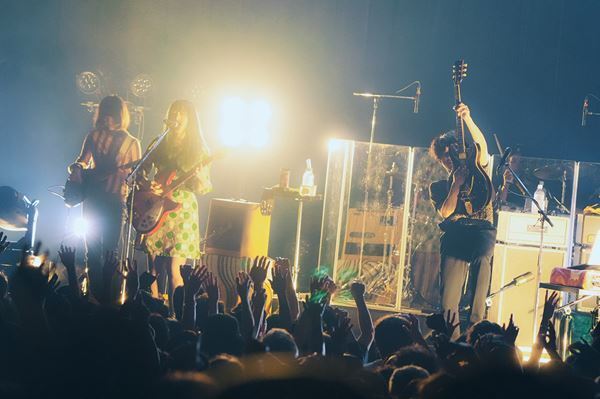 GLIM SPANKYが過去を起点に今を描く　メジャーデビュー10周年記念ツアー最終公演オフィシャルレポート