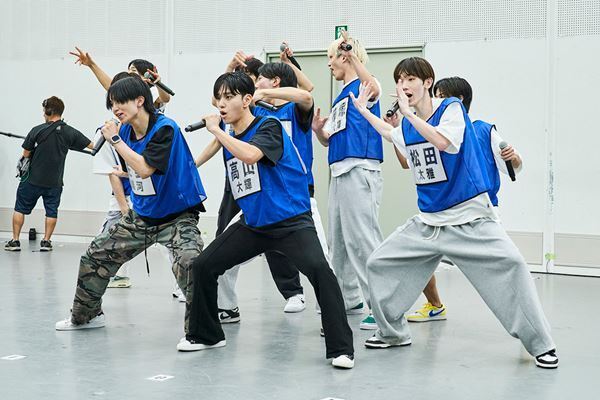 『timelesz project -AUDITION-』最新回で過酷な3次審査がスタート　候補生36人全員でV6「Can do! Can go!」を踊る場面も