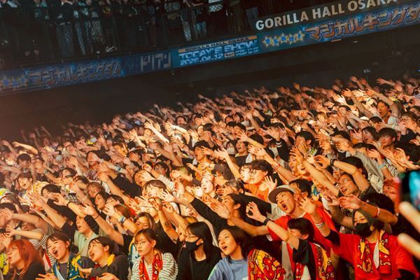 歌って踊って笑顔全開！　超能力戦士ドリアンの史上最大規模のツアーファイナル