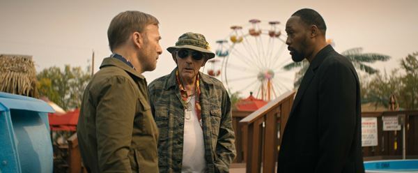 平凡な家族の裏の顔とは？ 映画『Mr.ノーバディ2』個性豊かなマンセル一家を一挙紹介