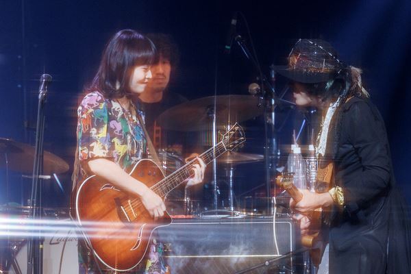 ラブサイケデリコ、デビュー25周年ツアーファイナル公演「25年素敵な旅をありがとう。みんなとの旅の思い出は全部私の宝物」【オフィシャルレポート】