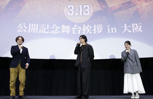 山﨑賢人＆山田杏奈、黄金の船で大阪に降臨！ 『ゴールデンカムイ』最新作の出来に手応え「集大成といえるような作品に」