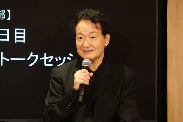 舞台『キュー』製作発表会見&トークセッションに原作者の上田岳弘、演出の白井晃、出演する瀬戸康史と有村架純が出席