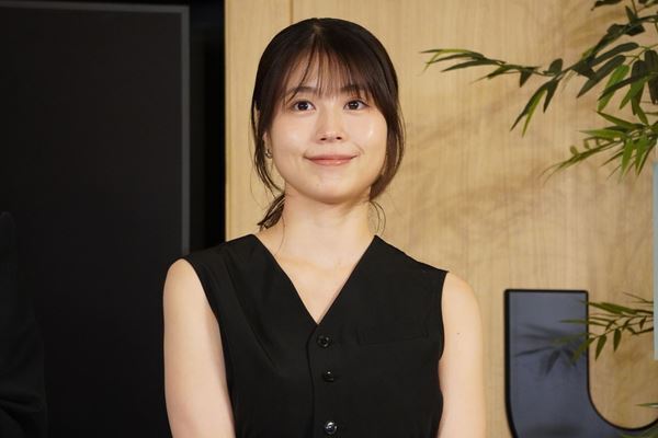 舞台『キュー』製作発表会見&トークセッションに原作者の上田岳弘、演出の白井晃、出演する瀬戸康史と有村架純が出席