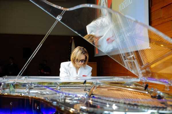 YOSHIKI、日米で音楽・慈善活動が評価されふたつの賞を受賞　Axl Roseとの共演準備も明らかに
