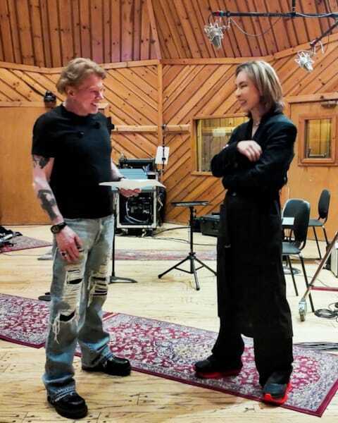 YOSHIKI、日米で音楽・慈善活動が評価されふたつの賞を受賞　Axl Roseとの共演準備も明らかに