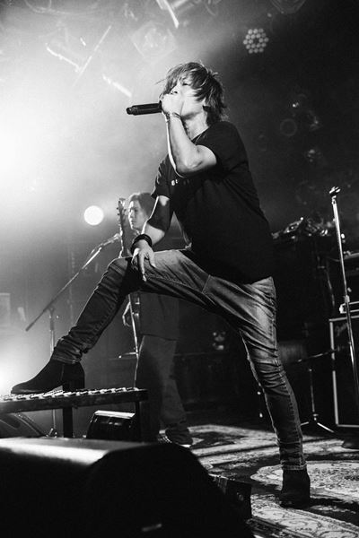 INORAN（LUNA SEA）、再録アルバム 『ニライカナイ-Rerecorded-』を携えたリヴァイヴ・ツアー完走 「『ニライカナイ』は終わらない」宣言が示す、旅の続き【オフィシャルレポート】