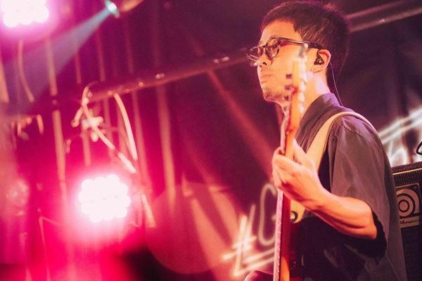 【ライブレポート】多様なアイデンティティが交差した夜――Mama Rag／ZenPal／春風レコードが出演した「Grasshopper WEST vol.8」