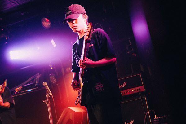 【ライブレポート】多様なアイデンティティが交差した夜――Mama Rag／ZenPal／春風レコードが出演した「Grasshopper WEST vol.8」