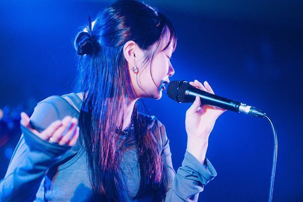 【ライブレポート】多様なアイデンティティが交差した夜――Mama Rag／ZenPal／春風レコードが出演した「Grasshopper WEST vol.8」