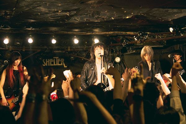 a flood of circle、初の日本武道館翌日に古巣下北沢SHELTERで灼熱のワンマン敢行