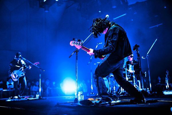 Enfants『One Man Live "Tiny Cosmos"』オフィシャルレポート「オルタナティヴ」とは何か？　Enfantsに宿った「孤独」の代弁者としての才気