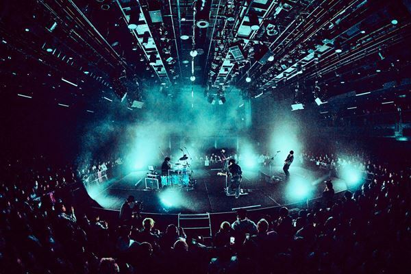 Enfants『One Man Live "Tiny Cosmos"』オフィシャルレポート「オルタナティヴ」とは何か？　Enfantsに宿った「孤独」の代弁者としての才気