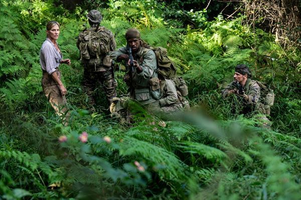 米軍VS恐竜！ 映画『プリミティヴ・ウォー 恐竜戦争』本編映像＆場面写真9点が公開
