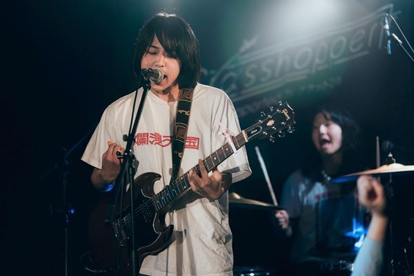 心震わせる歌声と鋭利なロックの衝撃――『Grasshopper vol.40』爛漫天国、YANK、(((((Cutie)))))が音楽で繋いだ濃密な3マンをレポート