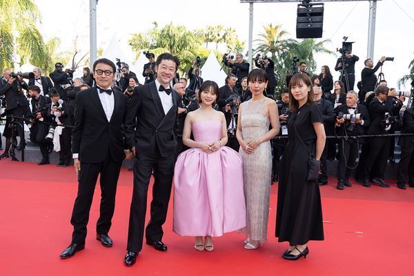 岸井ゆきの初カンヌで感涙！ 映画『すべて真夜中の恋人たち』4分間のスタオベに浅野忠信も歓喜