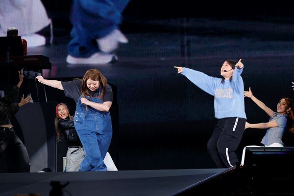 渡辺直美、ピン芸人で初めて東京ドーム完売！超満員45,000人が集結したコメディーショーに豪華サプライズゲストが多数登場！