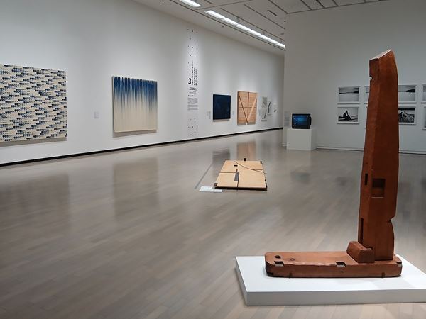 【展示レポート】横浜美術館リニューアルオープン記念展『いつもとなりにいるから　日本と韓国、アートの80年』　日韓美術の交流史をたどる初の展覧会が開催中