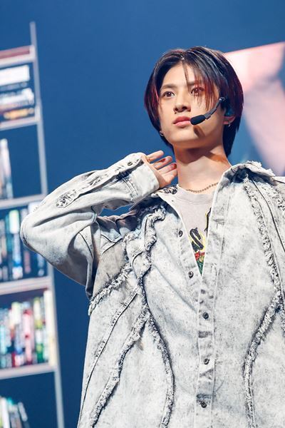 「どれだけ大きくなっても心はずっと近いまま」ICEx 涙と笑顔の最終公演「ICEx Third Concert Tour 2025 "BOKUNCHI"」ライブレポート